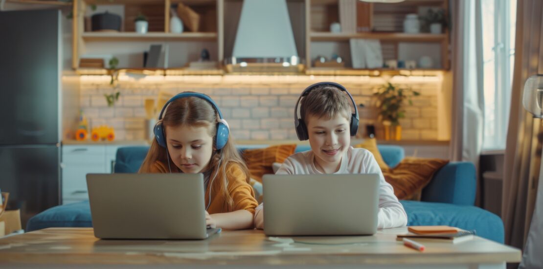 Infyni live online class with students and instructor engaging in real-time, showcasing both 1:1 mentoring and group learning interaction